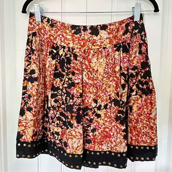 Kensie Dresses & Skirts - EUC Kenzie printed skirt with hem rivet detailing